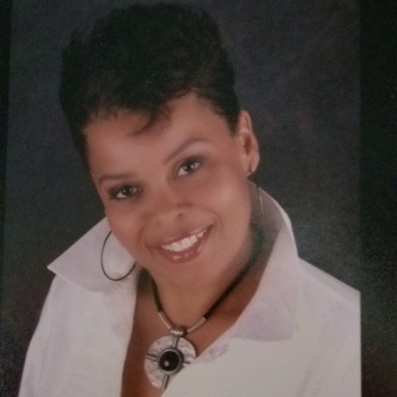 Meet your Posher, Tabitha - Picture 1 of 1